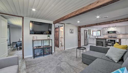 Prudenville Retreat with Yard about 1 Mi to Lake! - Foto 5