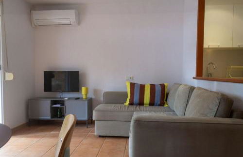 Parc Golfet - Apartamento para 3 con WiFi, AC y Piscina - Foto 4