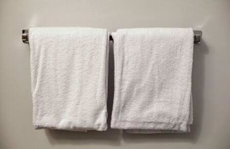 TWO Bold 2BR 2BA Apartments by CozySuites - Foto 16