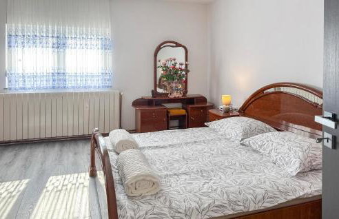 Stunning Home In Salopeki Modruski With Wifi - Photo 26