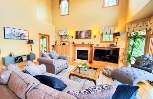 Artemis Lakehouse - Hot Tub, Lakefront & Racetrack - Photo 16