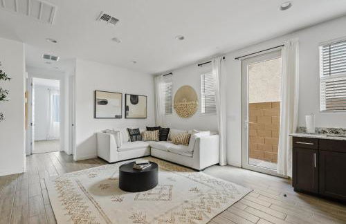 Cozy & Luxe Suite in Queen Creek - Photo 5