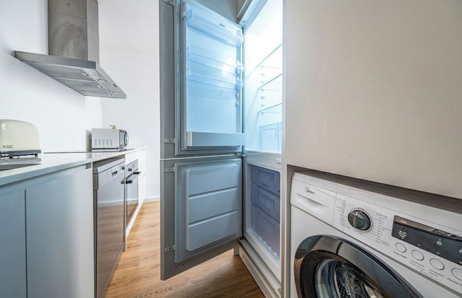 AinB Barcelona Sants Apartments - Photo 61