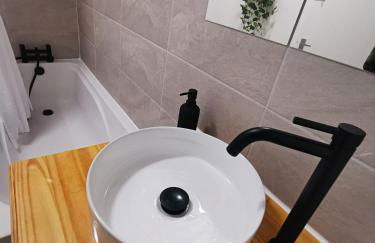 Peaceful house in the heart of Glasgow city, close to Queen Elizabeth Hospital and Govan subway, Free Private Parking - Foto 10