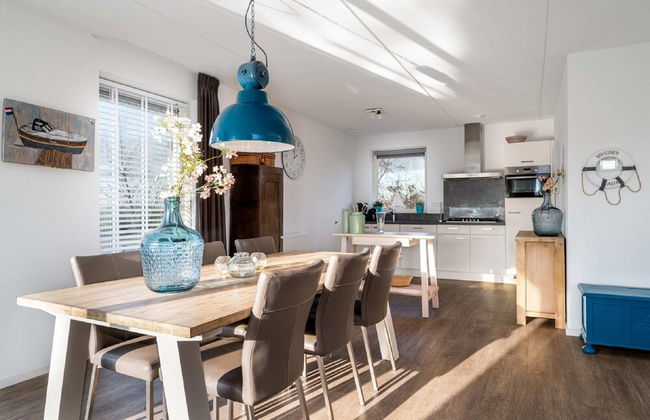 Holiday Home With Private Jetty on Water - Foto 23