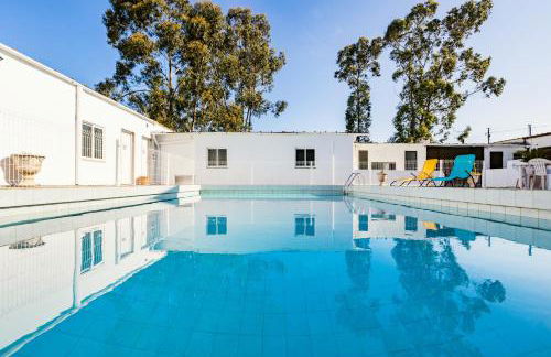 Live, Laugh, Love Beach Guest Home with AC - Foto 8