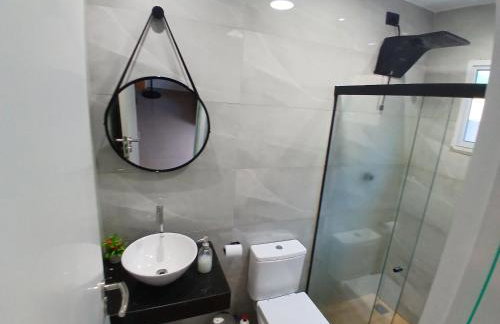Casa c AR - condomínio prox ParkShopping Cpo Grande a 30 minutos do Recreio, c 2 TVs Smart de 50 e 43 polegadas-varanda privativa- cozinha completa e séries liberadas - CS4 - Photo 6