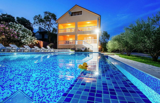 Spacious Holiday Home With Private Pool - Foto 25