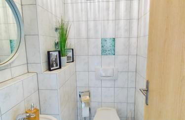 Seeblickapartment für bis zu 12, Nürnberg & Schwabach in 30-35 Minuten zu erreichen, Sauna, Arbeitsplatz, Dachterrasse & Grill - Foto 12