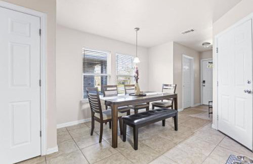 Spacious 3BR with Gameroom 10 Min from ATT Stadium - Foto 3