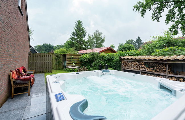 Cozy Holiday Home with Hot Tub in Lauwersoog by Lake - Foto 18