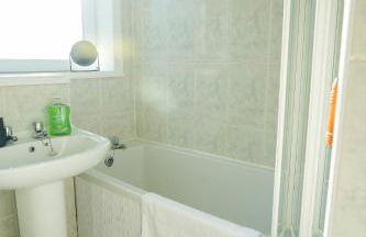 Train House - Photo 34