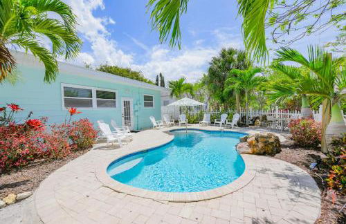 Beach Side Babe - Foto 39