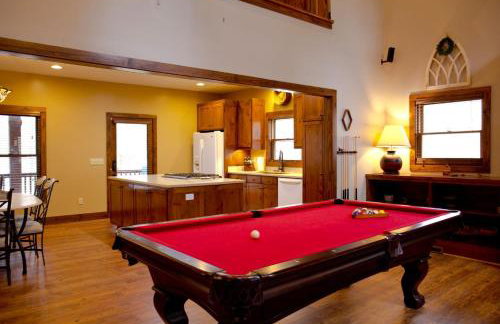 Secluded Cabin - Games, Fire Pit, Hot Tub, Pet OK - Foto 25