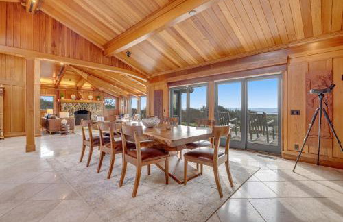 Luxe Remodeled Oceanfront Home on the Bluff - Foto 15