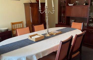 Cotswolds Luxury House in Central Bourton Large Sleeps 2-11. Pet Friendly. - Photo 9