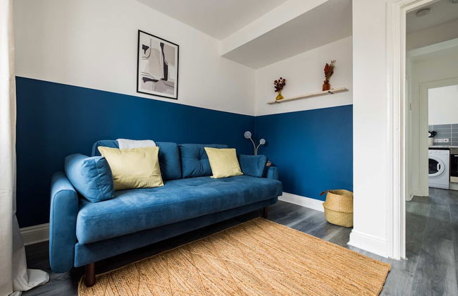 Stylish 2 Bedroom Apartment - Shepherd s Bush - Photo 6