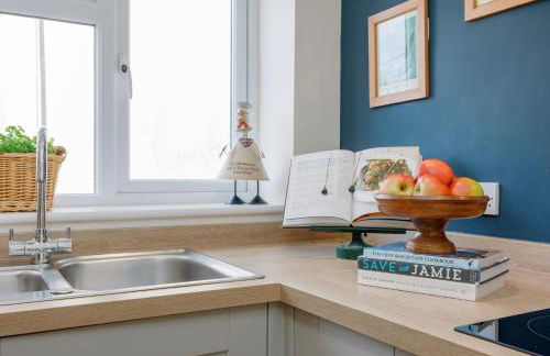 Dorset Farmhouse - Photo 9