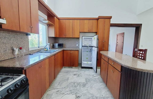 2 Minutes Walk to Beach Huge 3 bdrm Condo with Pool - Photo 24