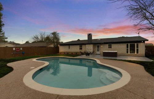 Texas Designer Home with Private Hot Tub and Pool - Foto 1