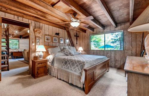 Dock and Resort Perks Quiet Lakefront Cottage - Foto 17