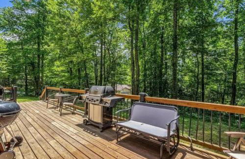 Updated Classic Cabin, Private Community and Hot Tub - Foto 26