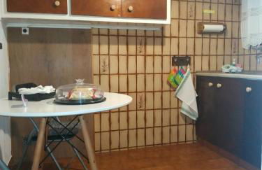 Violet Bedroom and Apartment - Photo 12