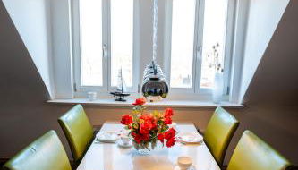 Doppelhaus- Villa Leipzig Schleußig , moderner Altbau Apartment Dachetage mit 2 Schlafzimmern und separatem Zusatzzimmer , Parkplatz - Balkon - Kamin - Eicheparkett - Arbeitsplatz - Foto 4