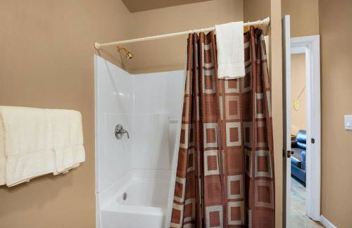 Eagles View Ridge - Gorgeous Mountain Views from the Hot Tub + Firepit - Foto 43