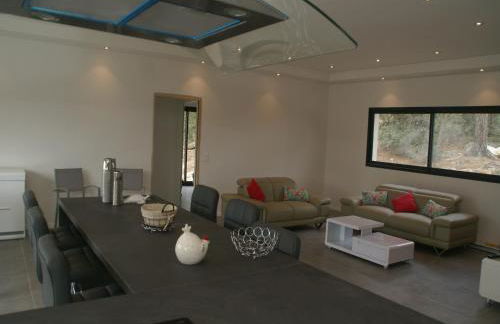 State of the Art Fixtures Villa in Vidauban with Pool - Photo 8