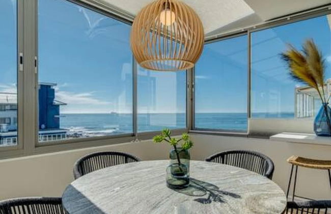 Exquisite Mouille Point Apt by Golf Course Serene Suite - Photo 24