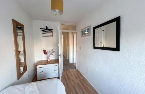 5 Bed Townhouse with Garden & Parking by BrumStay UK - Foto 12