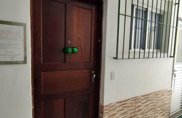 Seu Apto Praia da Costa 2 Sala Quarto Banheiro 1 Cama casal e 2 Camas Solteiro Econômico Local Excelente Ar Cond Frigobar Microondas Tv Todo Seu Centro - Foto 18