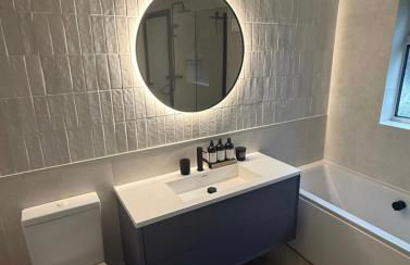 Modern 2 Bed House in Rainham, Kent - Central Location - Foto 23