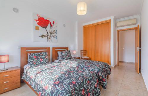 Stylish Apartment - Steps from Marina, Center & Beach - Foto 16