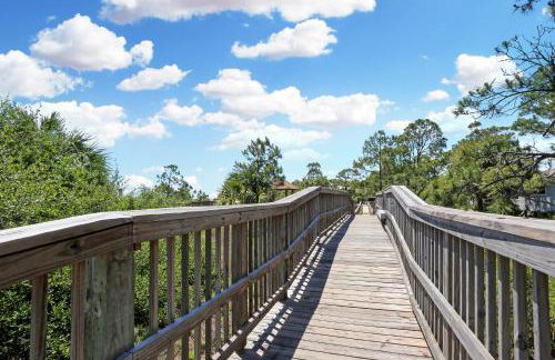 Woofs and Waves by Pristine Properties Vacation Rentals - Foto 35