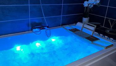 Sakura Suite - Jacuzzi and Cinema - Foto 3