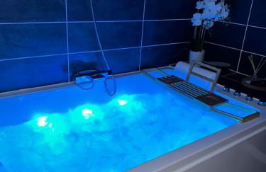 Sakura Suite - Jacuzzi and Cinema - Foto 3