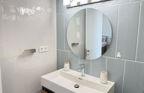 Preciosa villa con piscina privada y vistas al mar - Foto 34