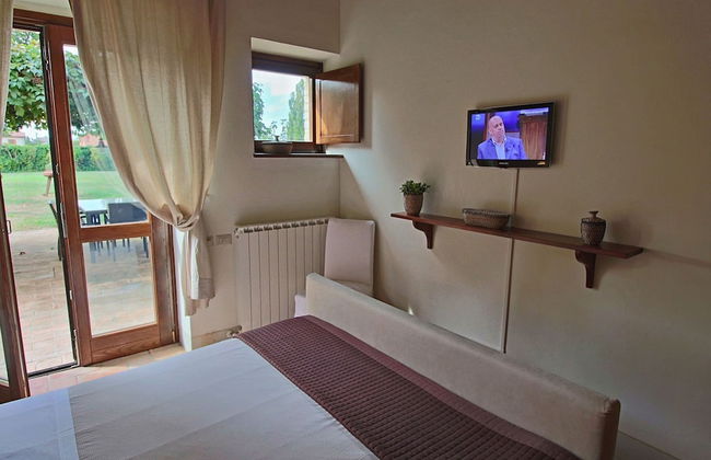 Modern Holiday Home in Foligno - Loc. With Pool - Foto 10