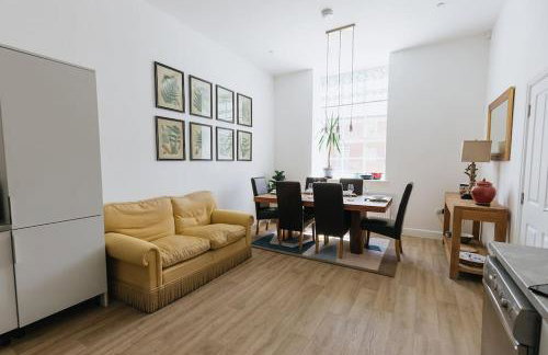 Grade II Mill Townhouse in Leeds with Free Parking which Sleeps 6 - Photo 28