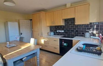 Sizeable 4 bed property on Huntingdon Ring road - Foto 11