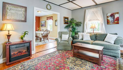 Walk to the T North Shore Retreat Near Salem Fun! - Foto 2