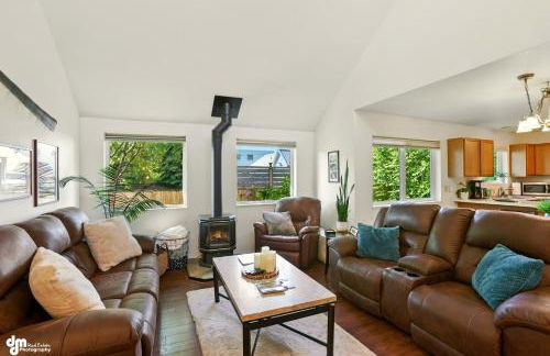 Coastal Place - BEST location in Downtown! - Photo 7