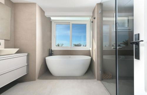 Luxurious 3-Bedroom Penthouse in Los Monteros Marbella - Foto 26