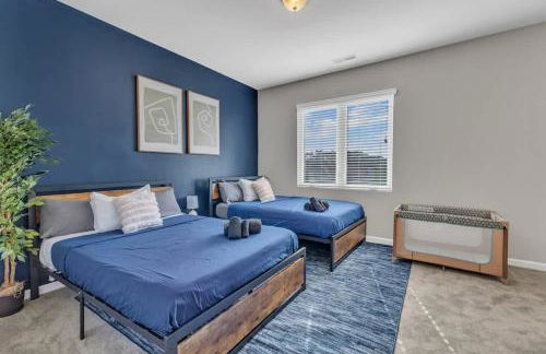 3BR Townhouse King Bed Garage Near NC State - Foto 40