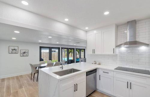 Modern 4Bedroom-2Bath Family POOL House 5 mins Lauderdale-by-the-Sea & Pompano Beaches - Foto 17