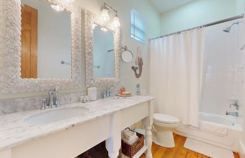 Retreat Steps to Beach Large Deck Family Fun - Foto 14