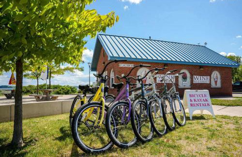 Eclipse Hot tub and billiards in Downtown Geneva - Foto 34
