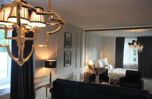 R B Apartment am Airport Hamburg - 1-4 Personen - Küche - Smart TV - Waschtrockner - kostenloser Parkplatz - perfekt für Geschäftsreisende und Familien - Foto 5